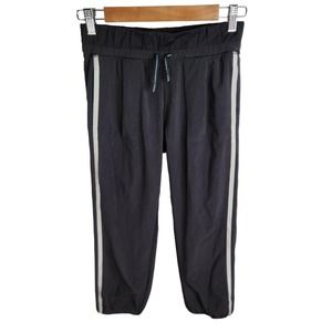 Ivivva Get Your Move On‎ Crop Jogger Pants Girls Size 12 Black White